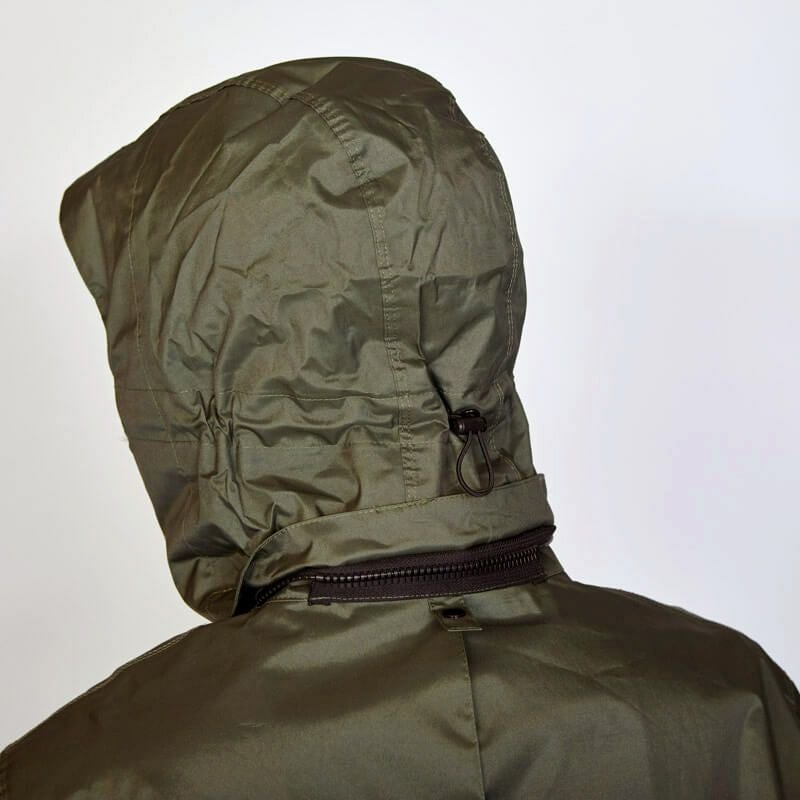 左右を見渡しやすい回転フード