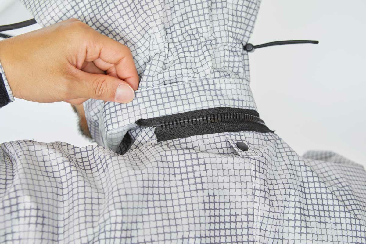 詳細：回転式フード