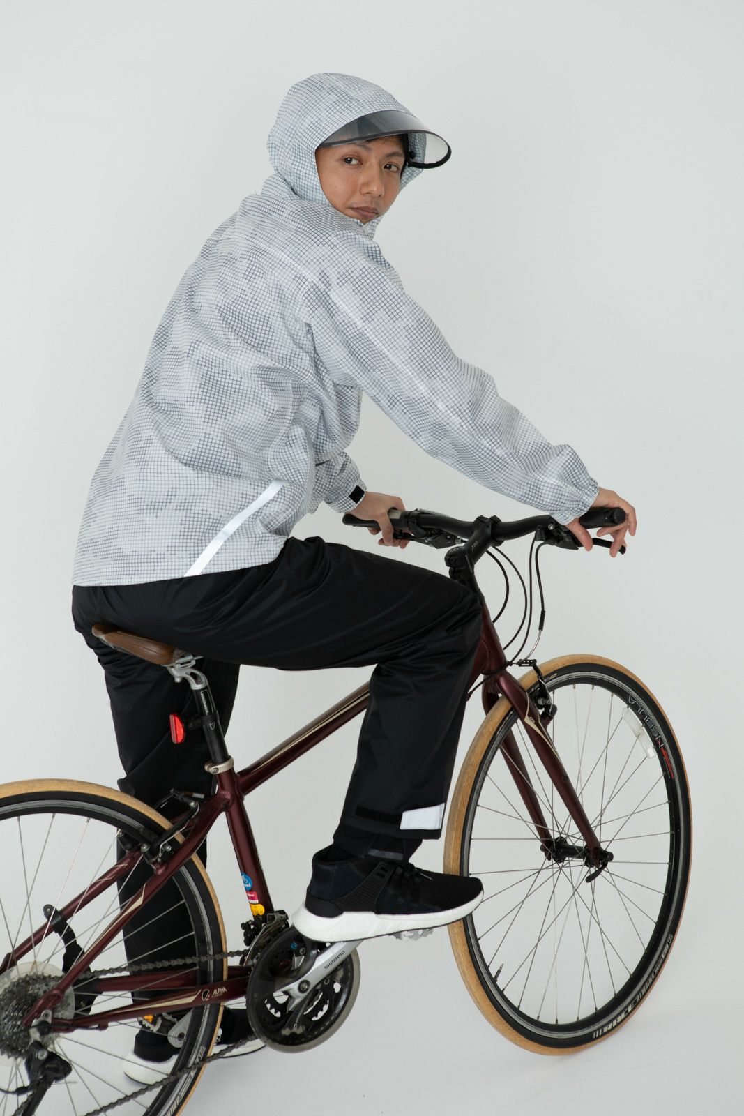 ［男性モデルのサイズ］身長:174cm　着用サイズ：L　カラー：ホワイト