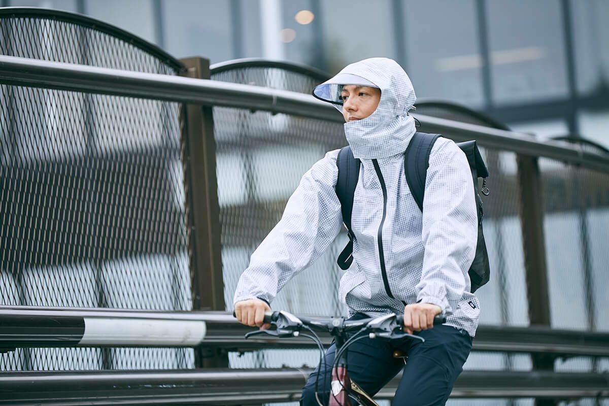 ［男性モデルのサイズ］身長:174cm 着用サイズ：L　カラー：ホワイト