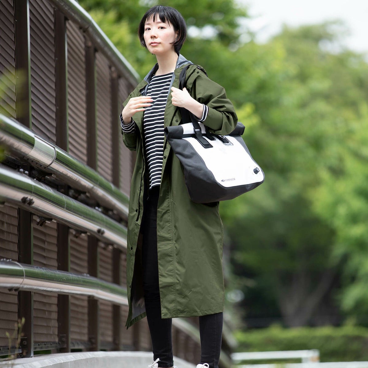 詳細：着用イメージ ［女性モデルのサイズ］身長:168cm 着用サイズ：L 着用カラー：オリーブ