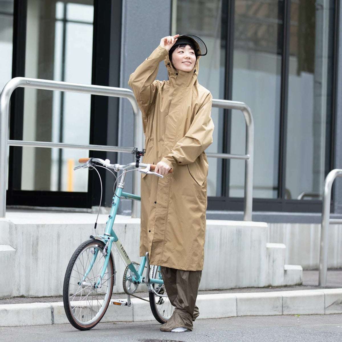 詳細：着用イメージ ［女性モデルのサイズ］身長:168cm 着用サイズ：L 着用カラー：ベージュ