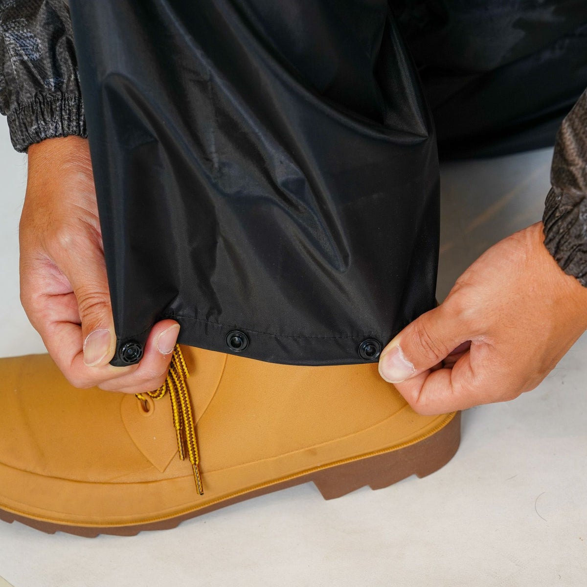 詳細：パンツ 裾