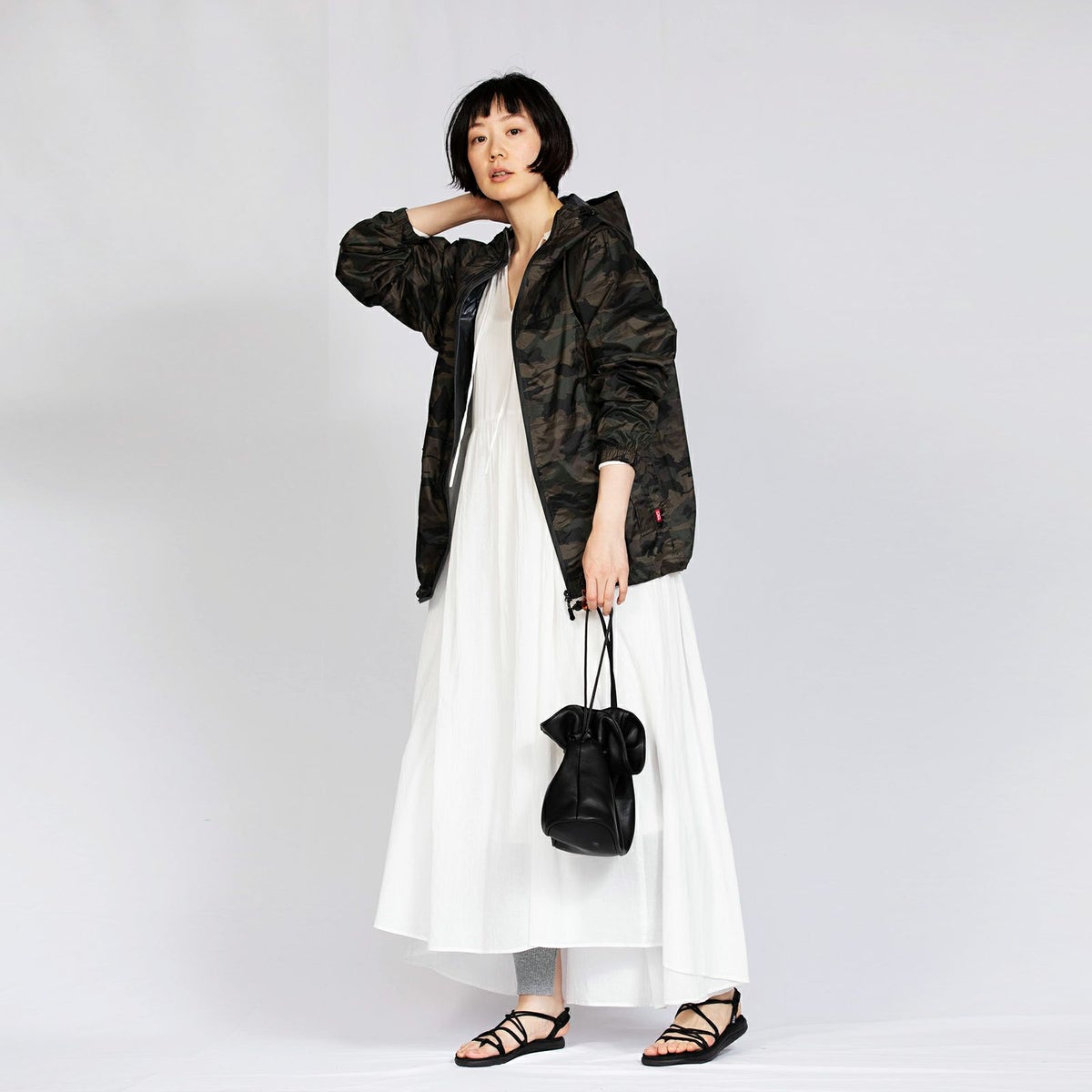 ［女性モデルのサイズ］身長:168cm 着用サイズ：M 着用カラー：グリーンカモ