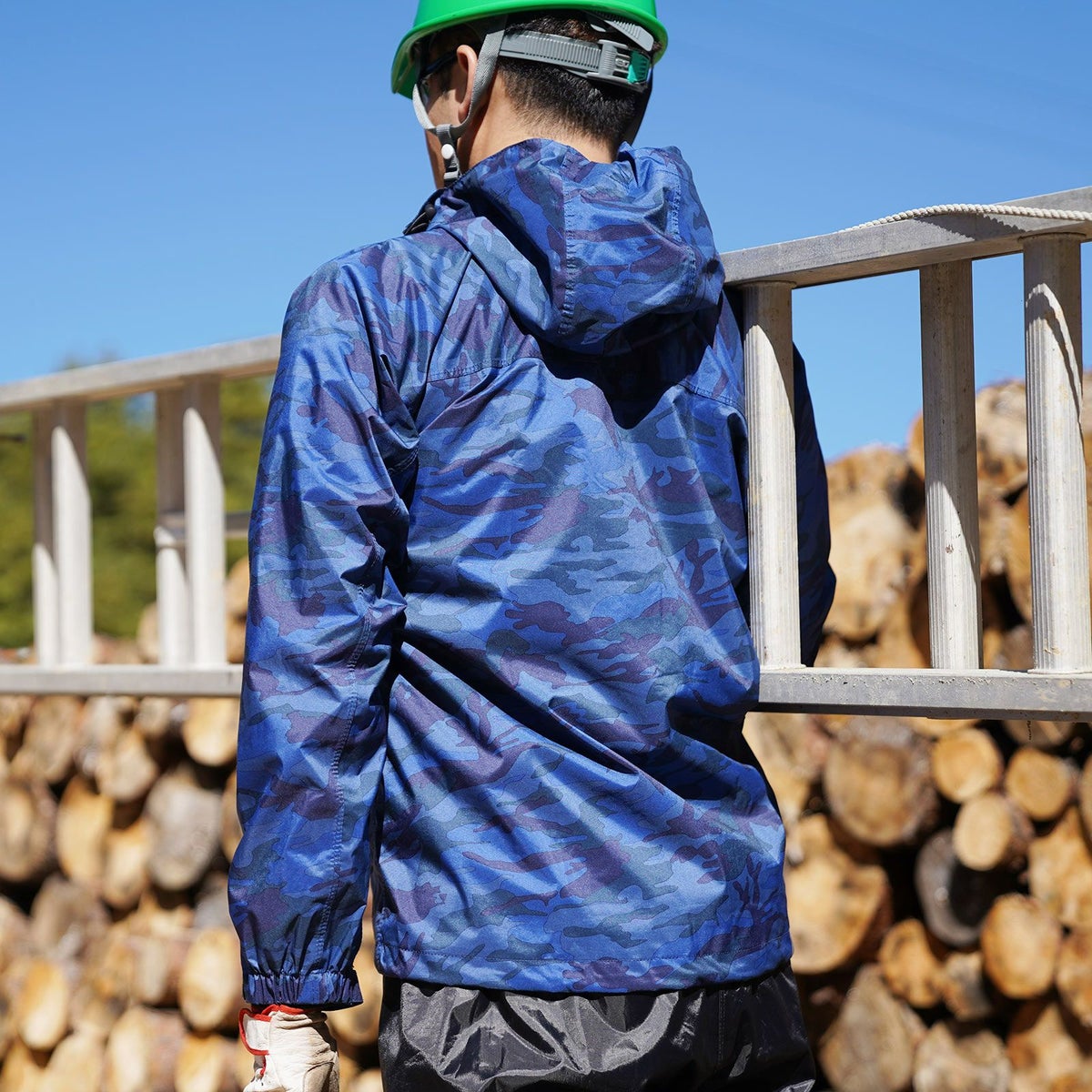 ［男性モデルのサイズ］身長:182cm 着用サイズ：L　／ （下）7571 ストレッチシールド パンツ L