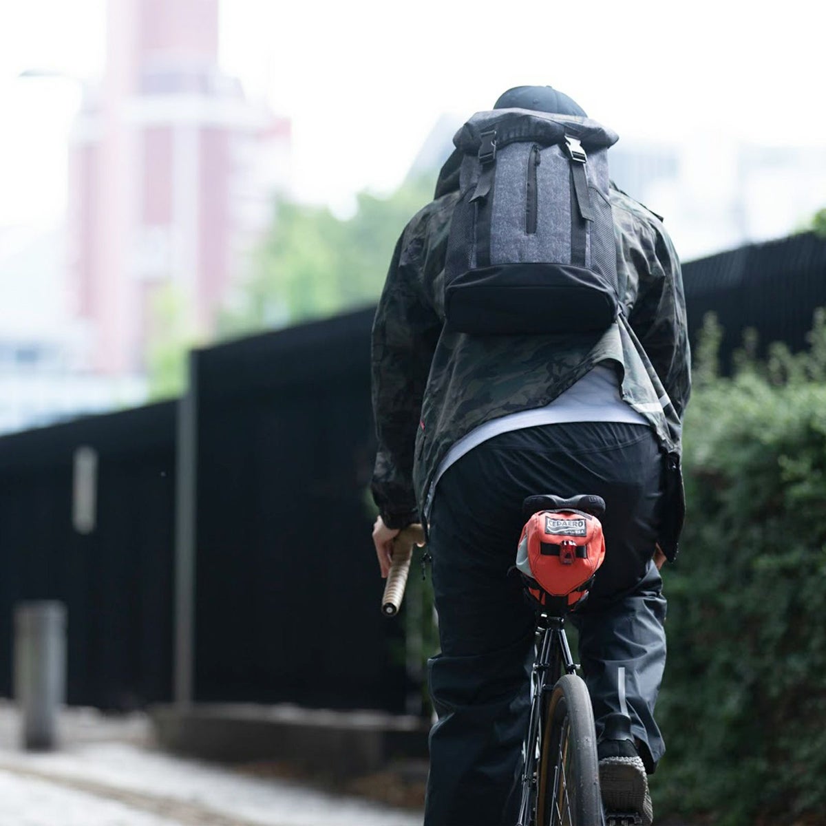 ［男性モデルのサイズ］身長:177cm 着用サイズ：L　／ （下）7571 ストレッチシールド パンツ L