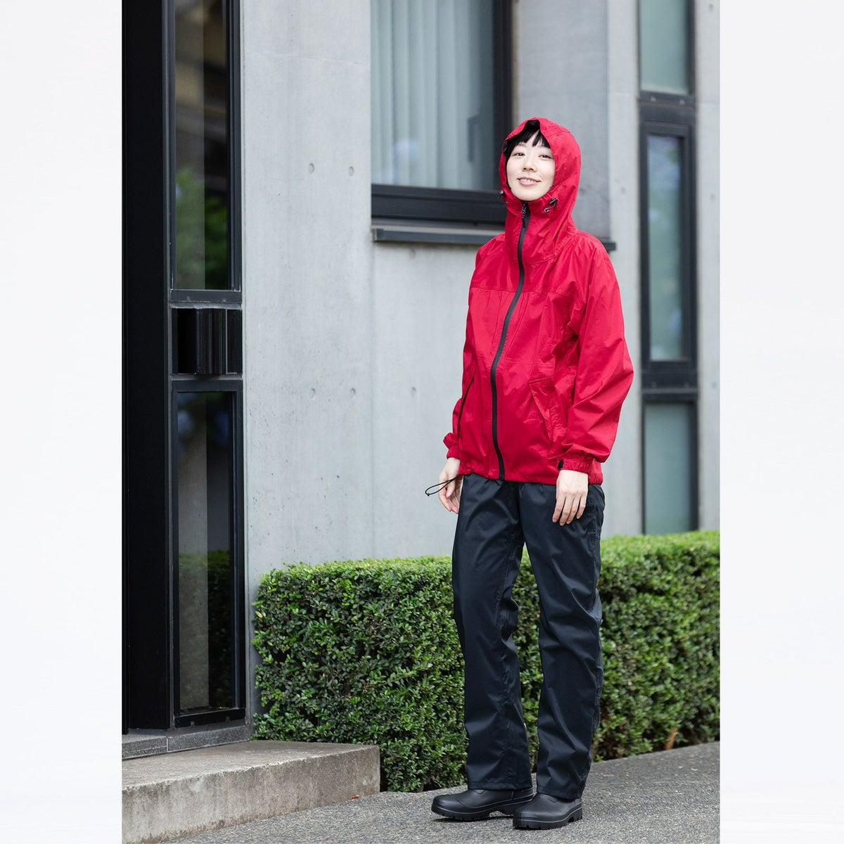 ［女性モデルのサイズ］身長:168cm 着用サイズ：M　／ （下）7571 ストレッチシールド パンツ M