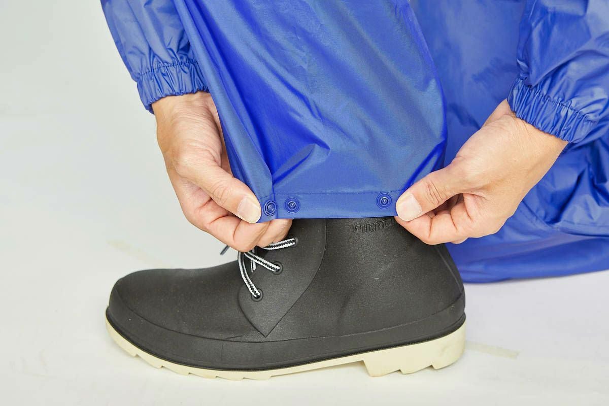 詳細：裾調整スナップボタン