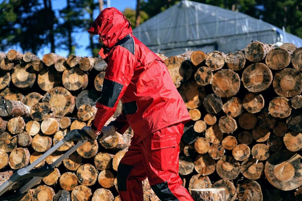 着用イメージ03 ［男性モデルのサイズ］身長:182cm 着用サイズ：L