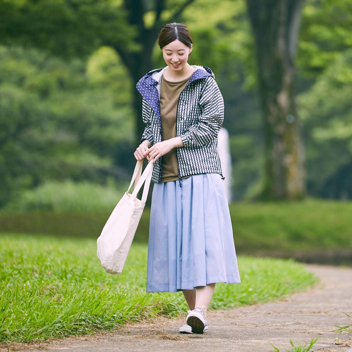 ［女性モデルのサイズ］身長:168cm 着用サイズ：M