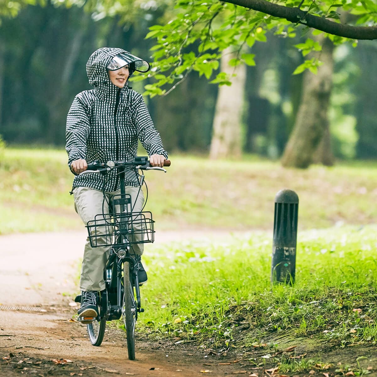 ［女性モデルのサイズ］身長:168cm 着用サイズ：M