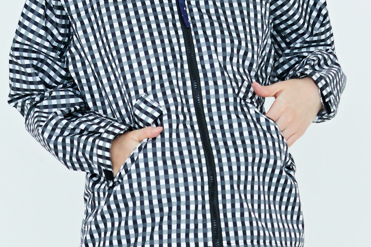 詳細：フラップ付きポケット