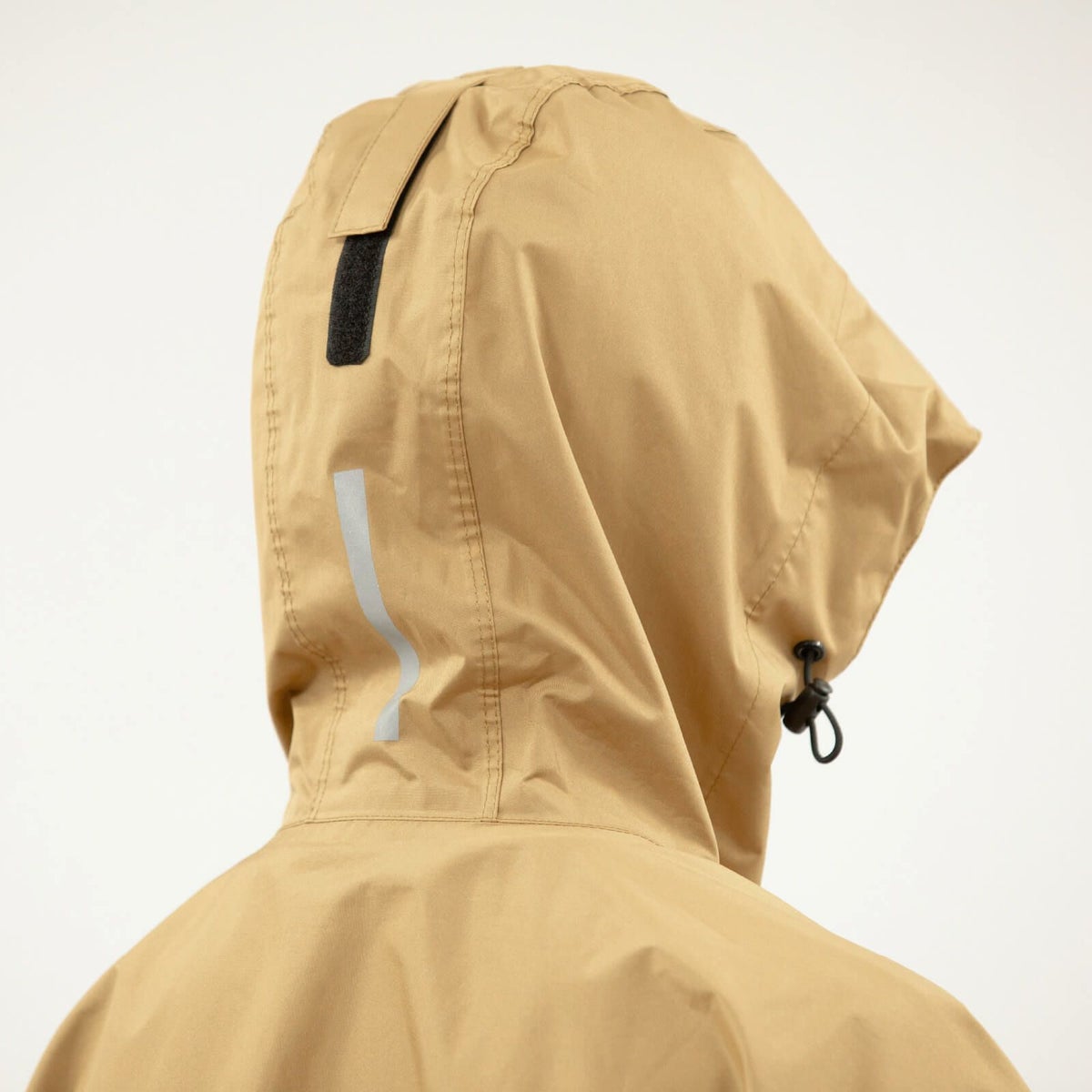 フードフィッティング調節(ベルクロ+ドローコード)