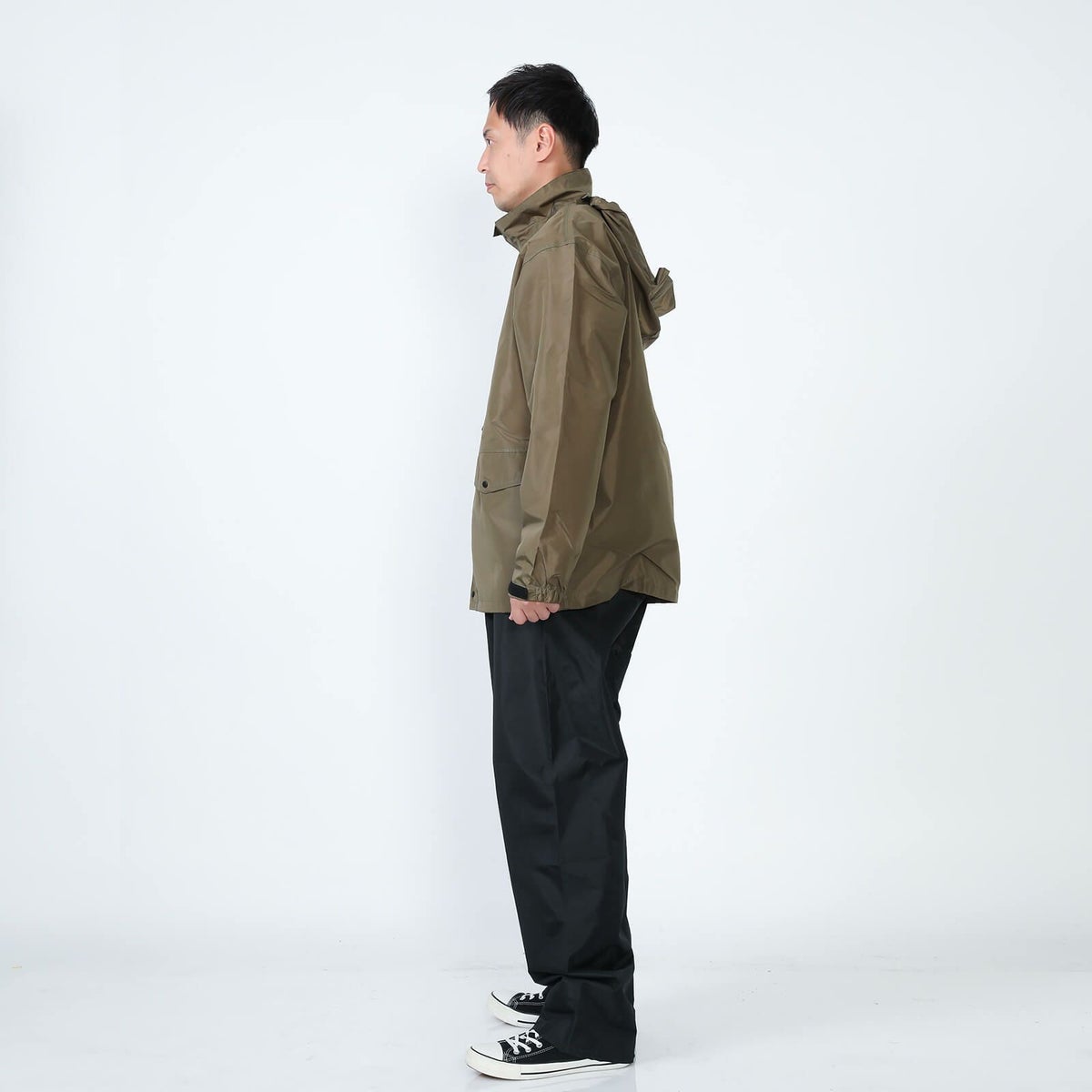 ［男性モデルのサイズ］身長:176cm 着用サイズ：LL カラー:オリーブ