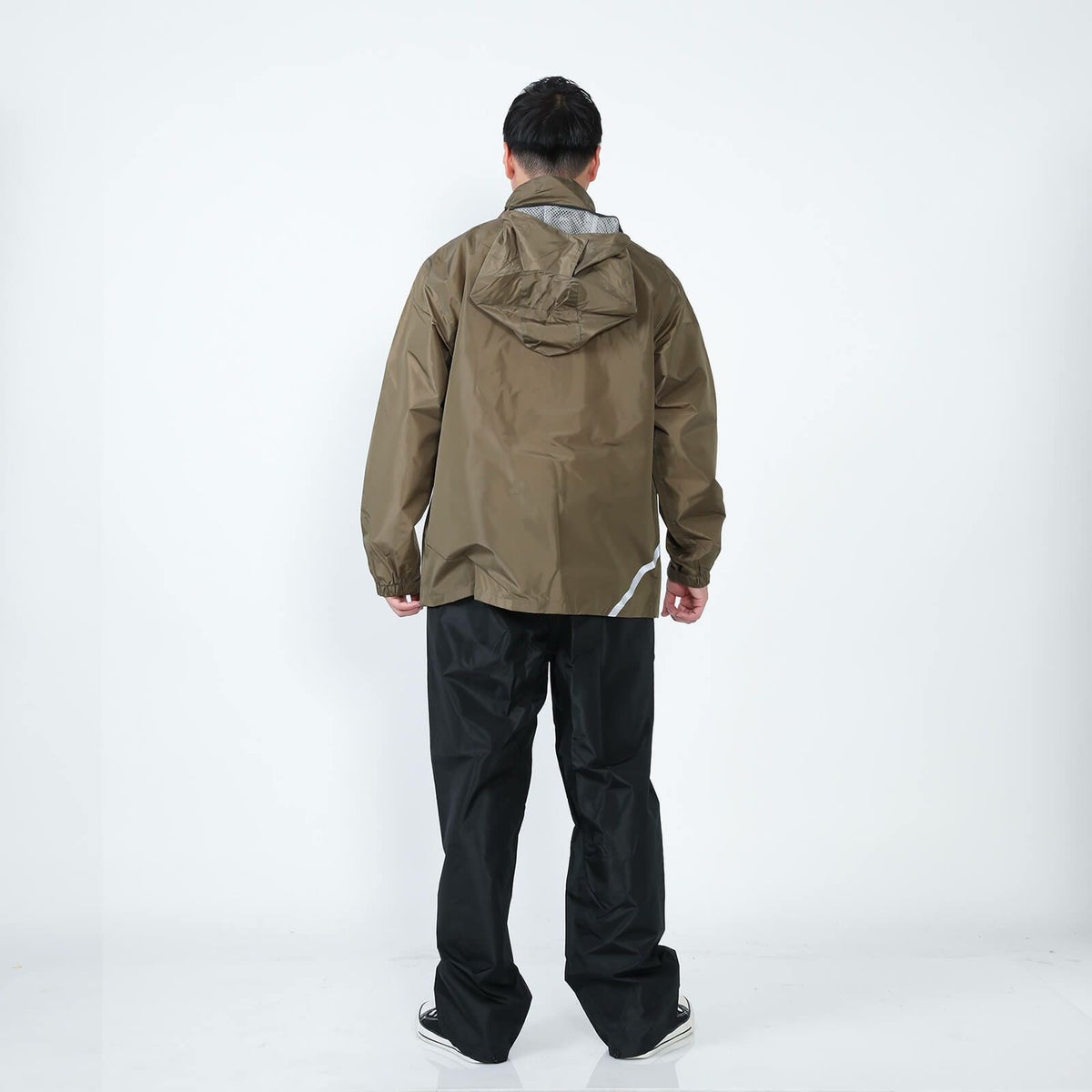 ［男性モデルのサイズ］身長:176cm 着用サイズ：LL カラー:オリーブ