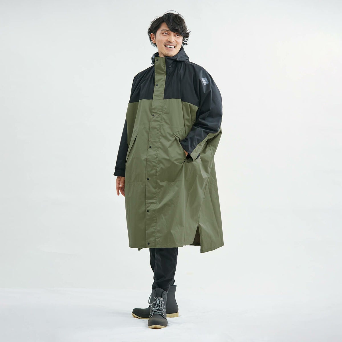 ブラック×カーキ