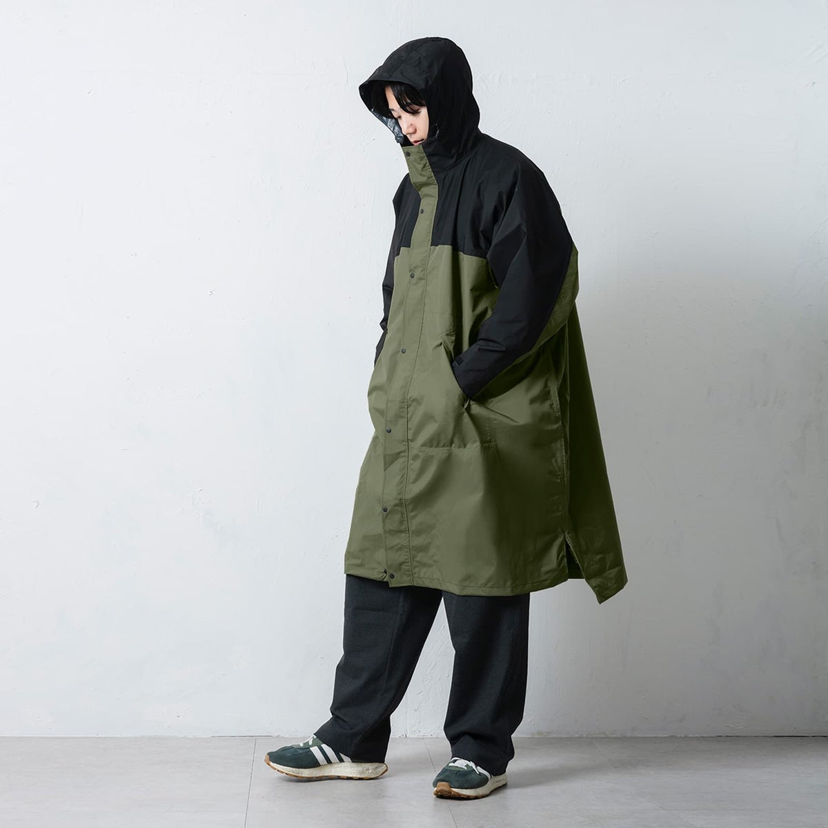 ブラック×カーキ