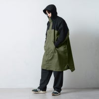 ブラック×カーキ