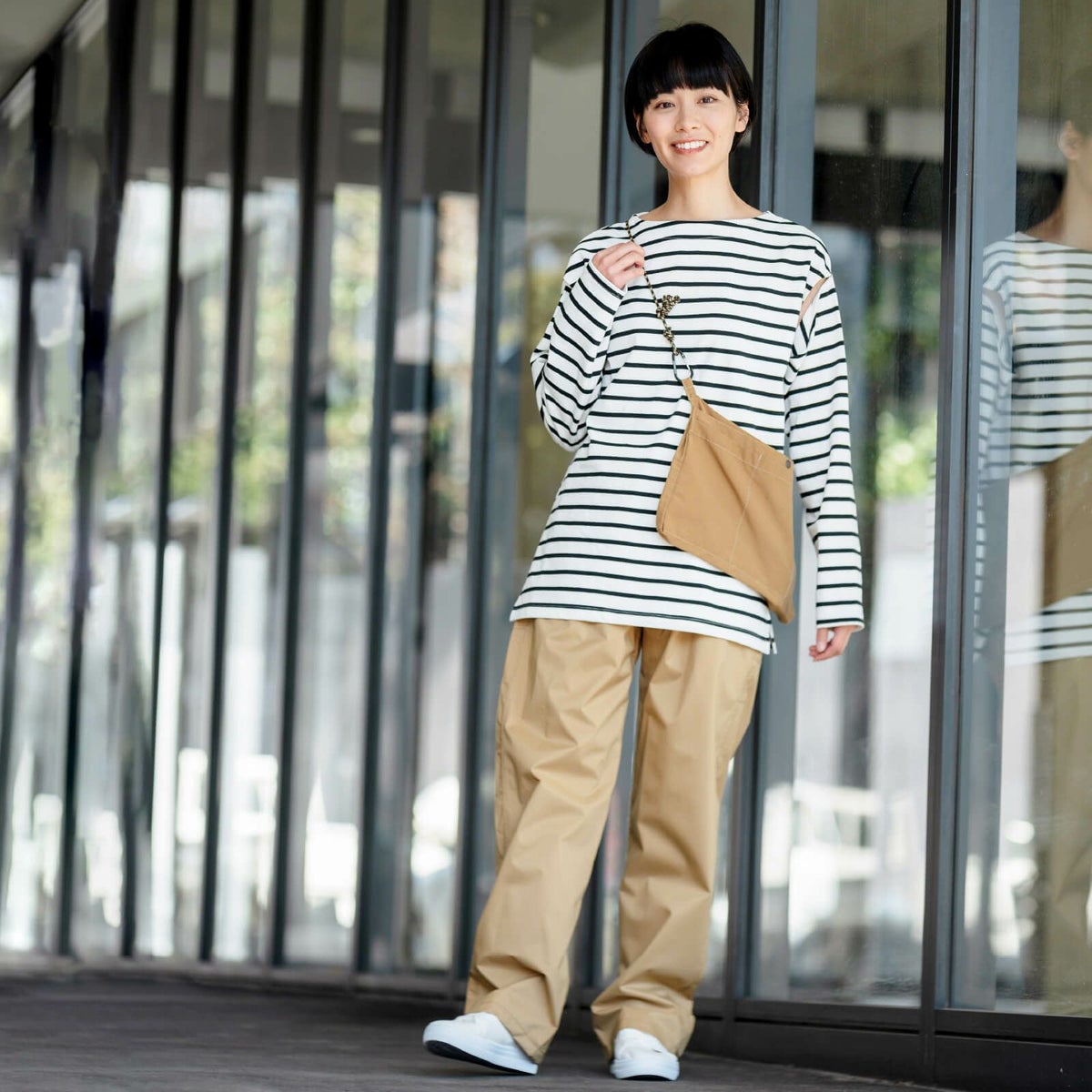 詳細：着用イメージ ベージュ ［女性モデルのサイズ］身長:160cm 着用サイズ：M