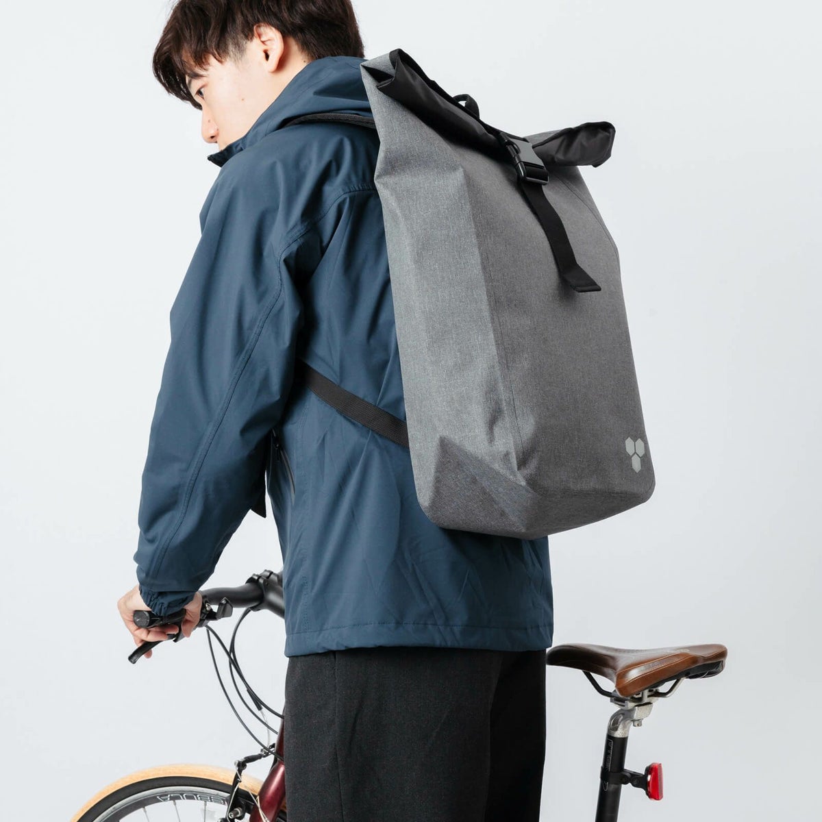 レインウェアとあわせて使えば雨の日も安心