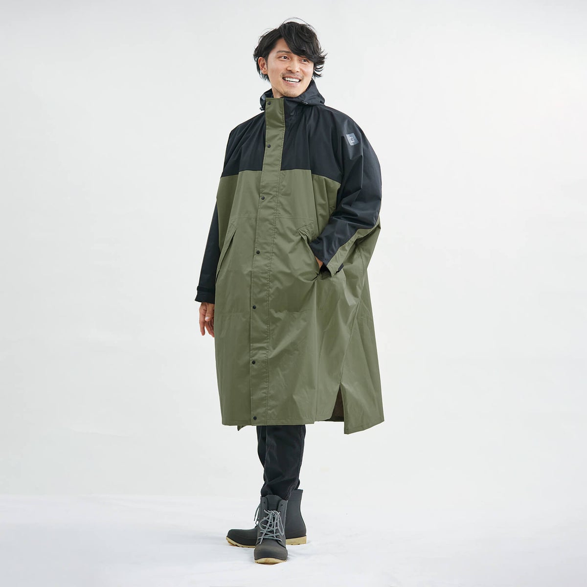 ブラック×カーキ