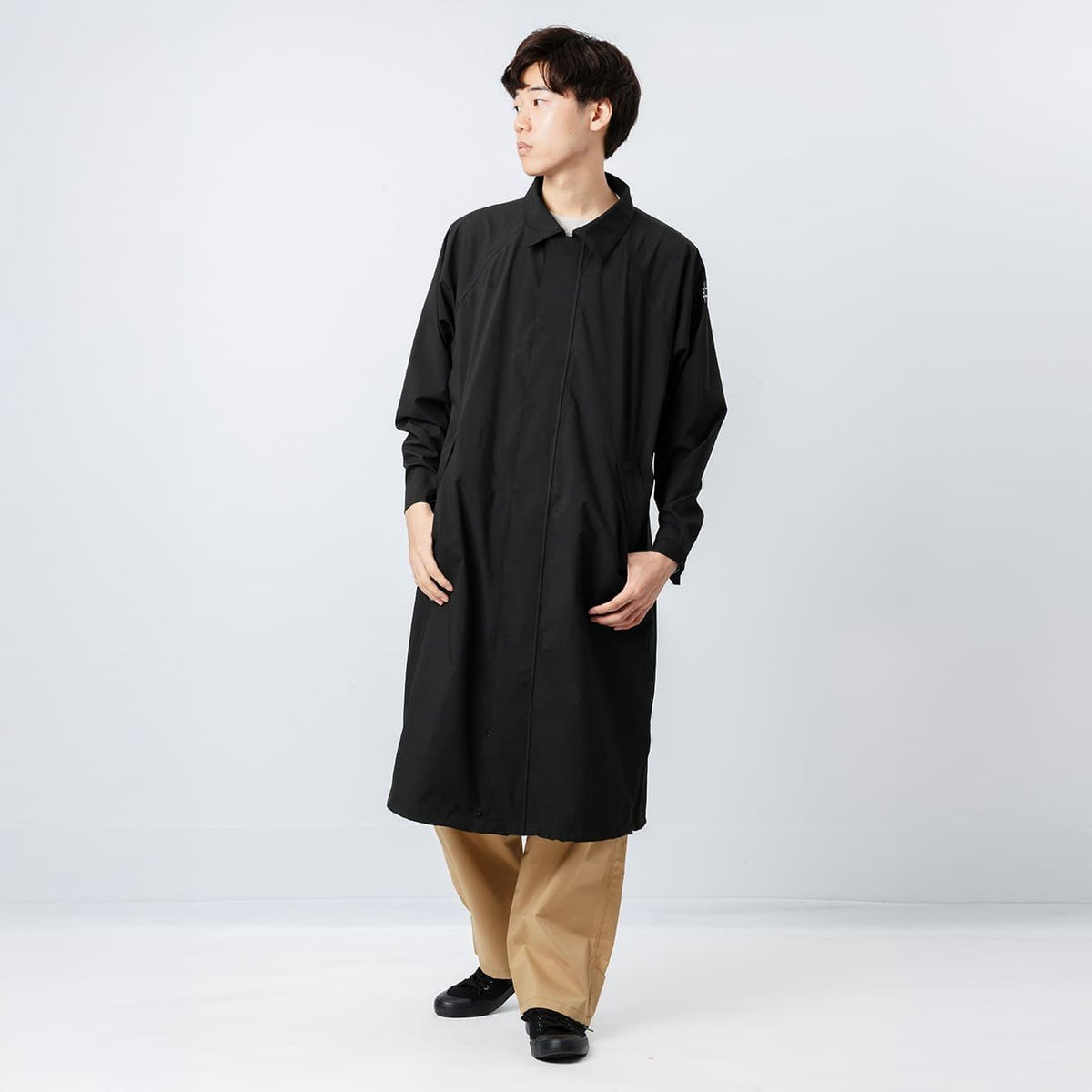 男性モデル：181cm ／ Lサイズ着用