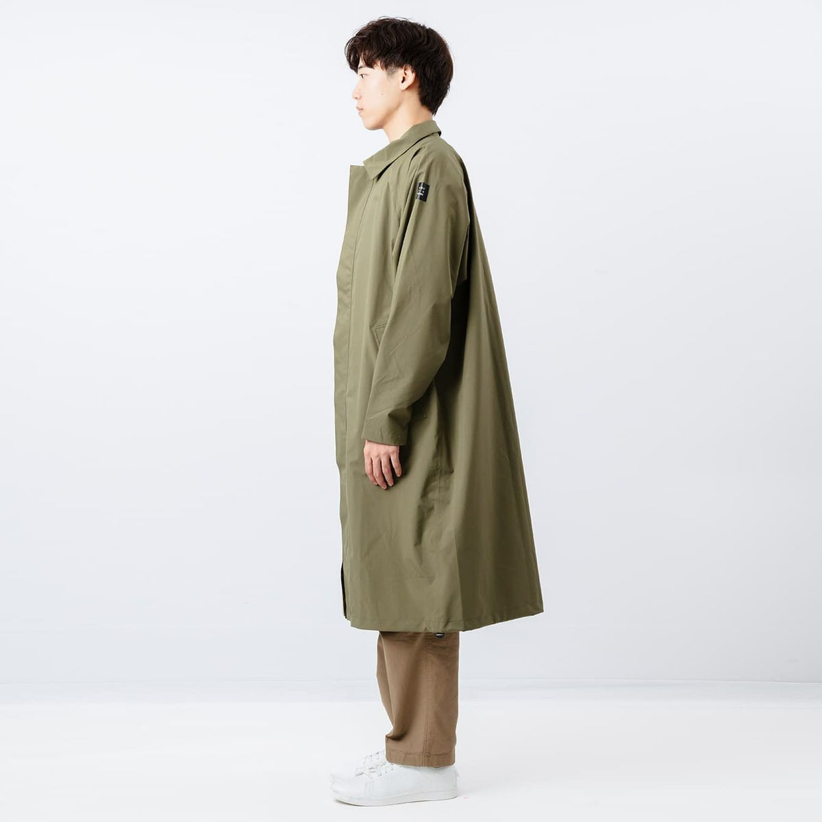 男性モデル：181cm ／ Lサイズ着用