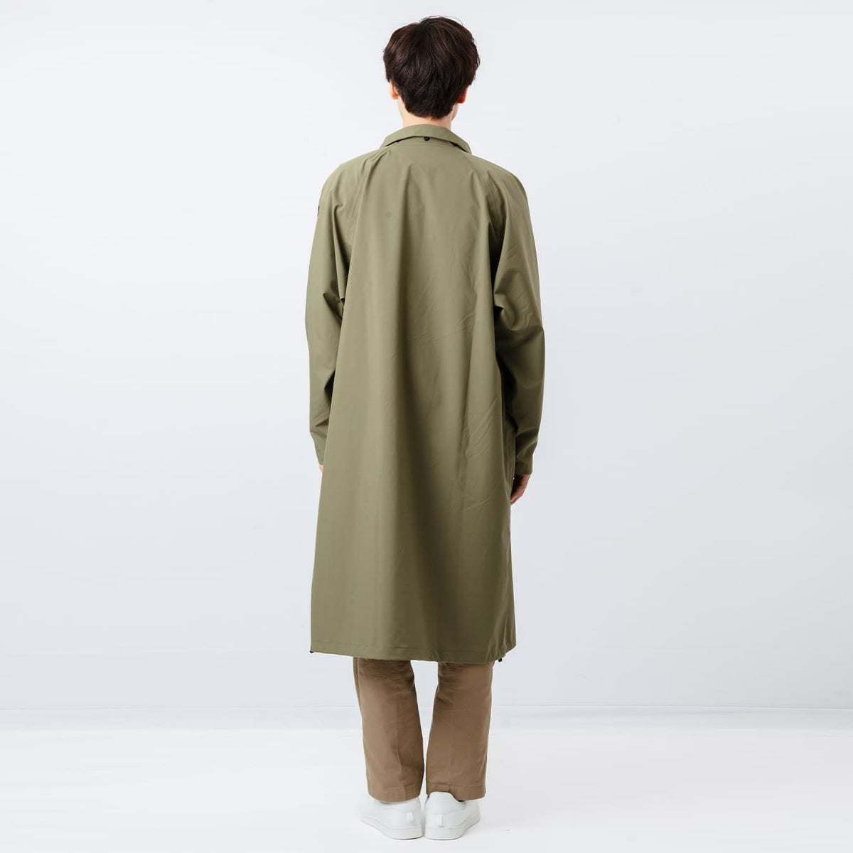 男性モデル：181cm ／ Lサイズ着用