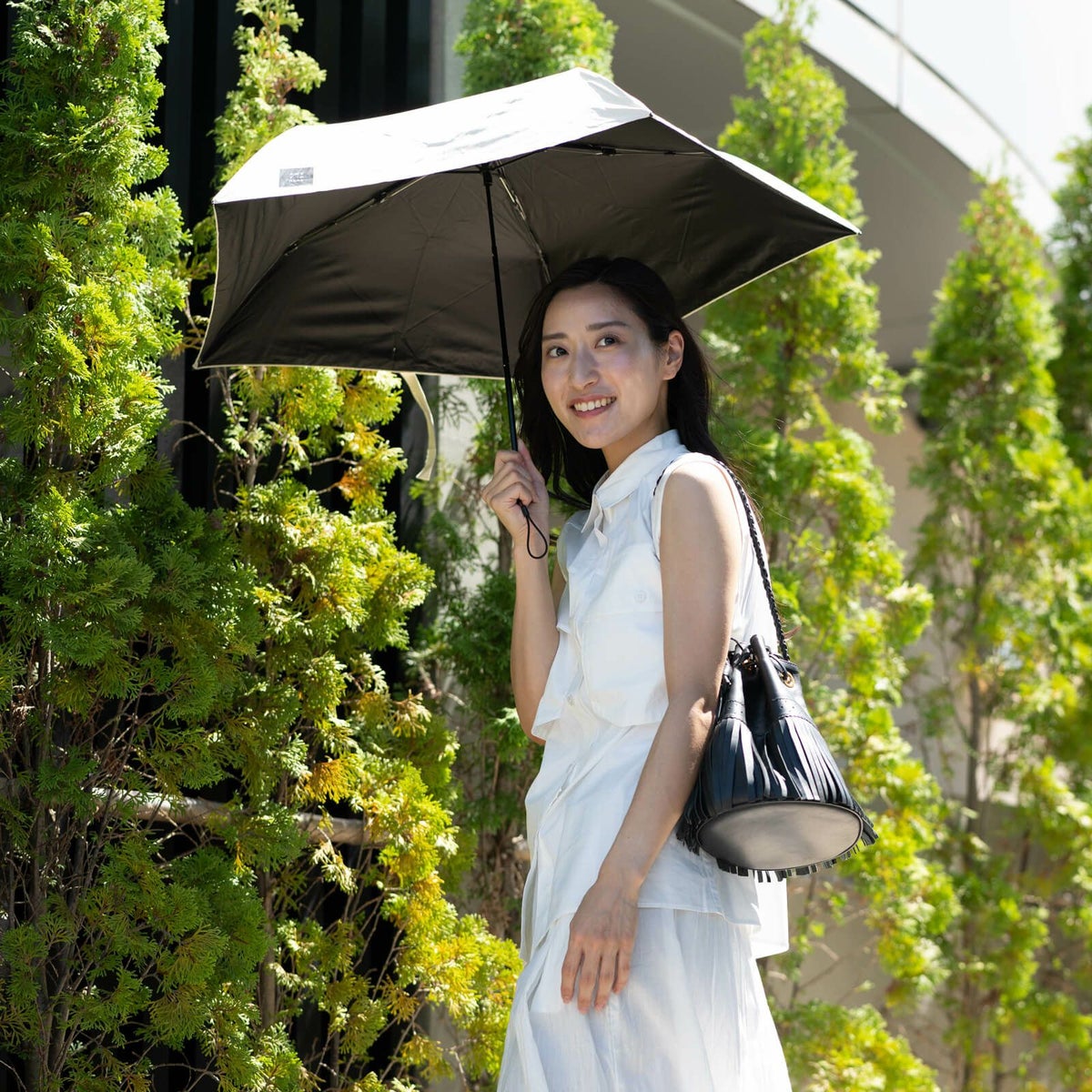 持ち歩きやすい超軽量130グラム（傘のカラー：グリーン）