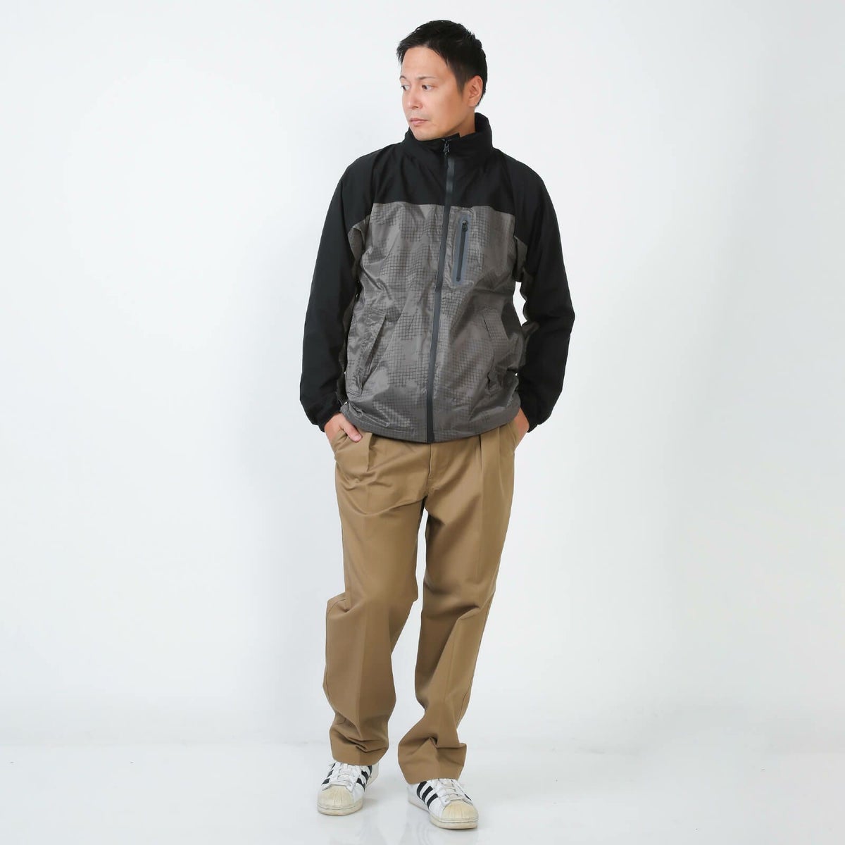 着用イメージ：ブラック