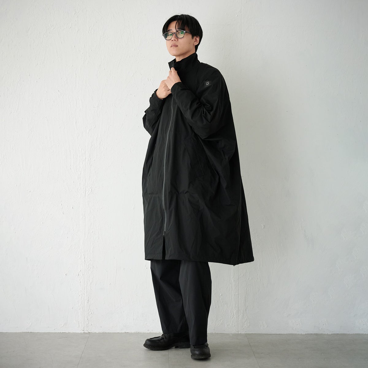 ※モデル身長：181cm ／ Lサイズ ／ ブラック着用