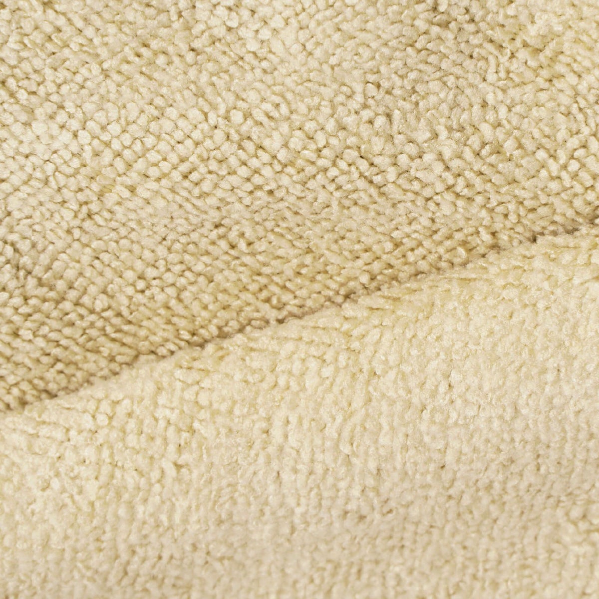 内側のマイクロファイバーが水分を吸収