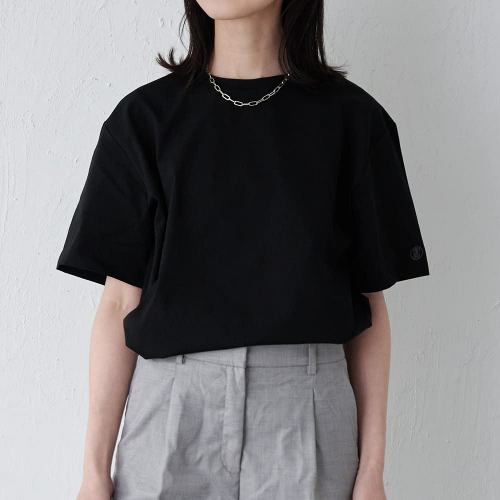 カラー：ブラック