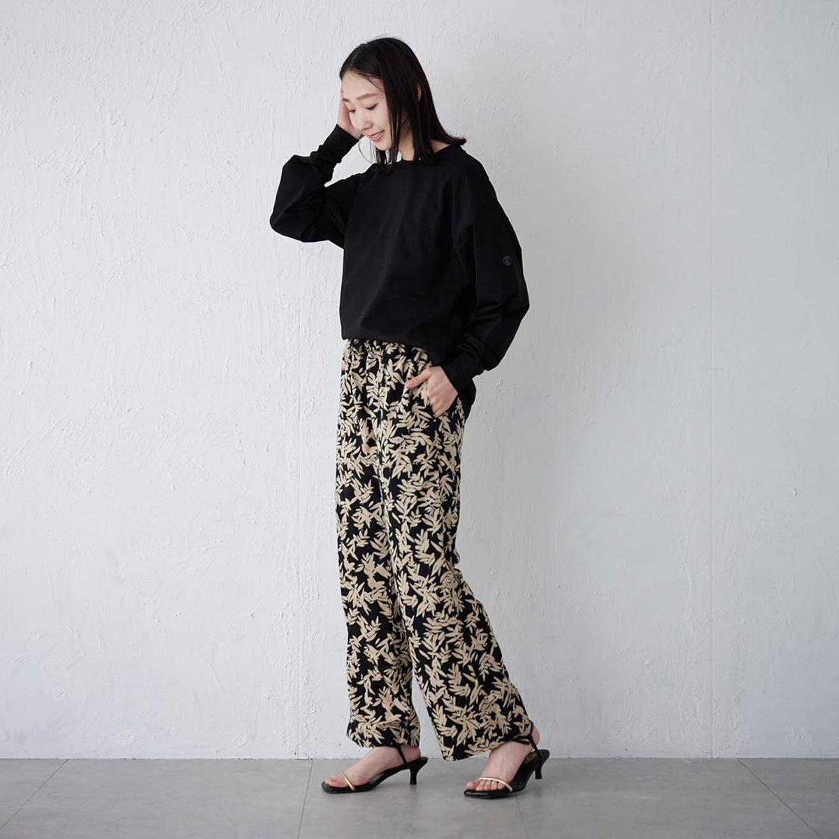 モデル：165cm／Mサイズ着用