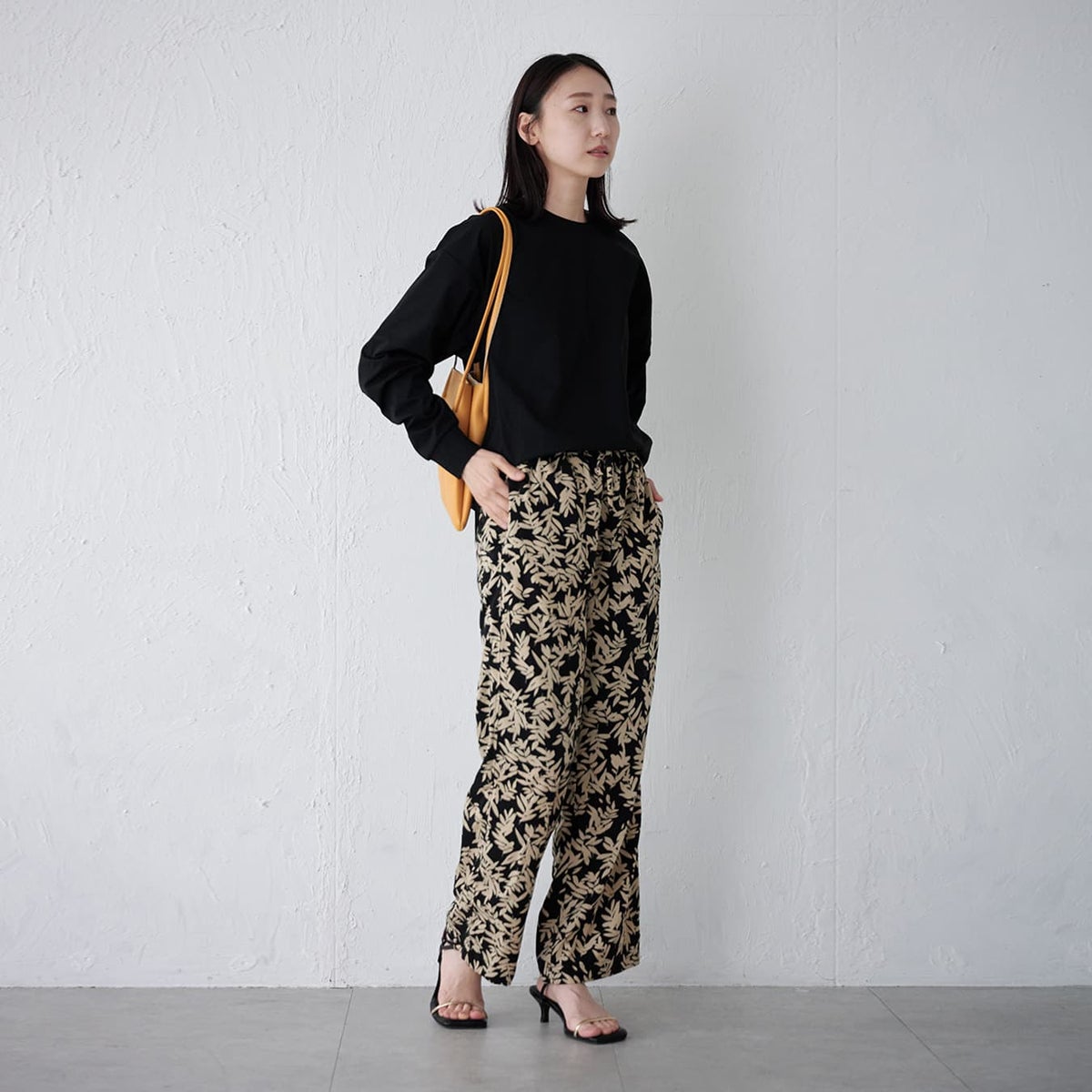 モデル：165cm／Mサイズ着用