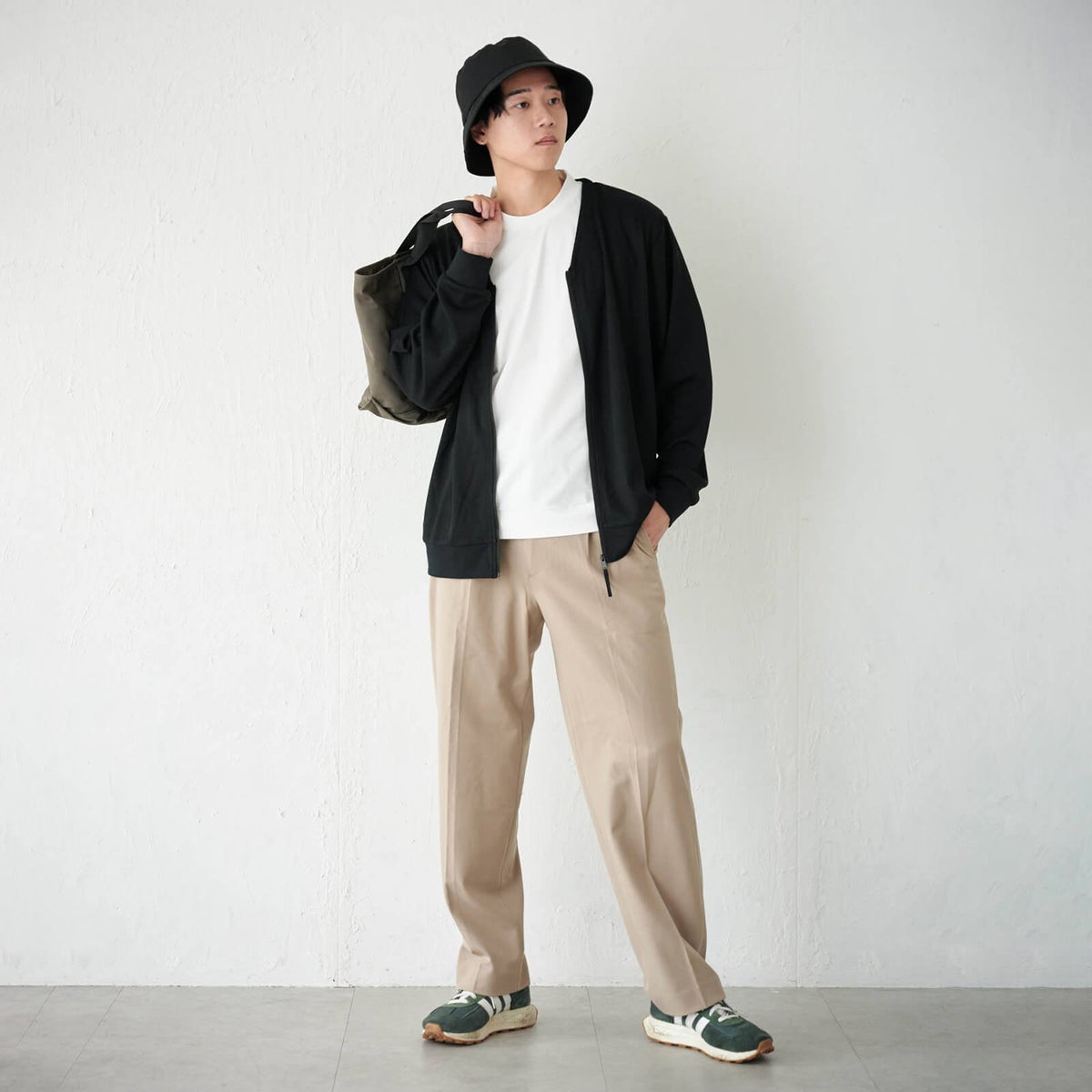 モデル：181cm ／ Lサイズ着用