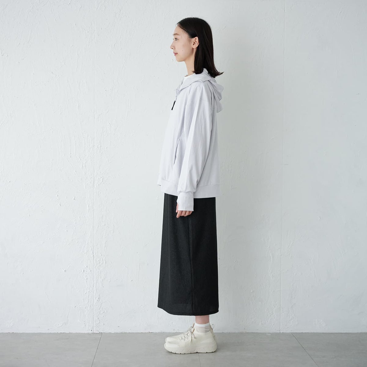 女性モデル：165cm ／ Lサイズ着用