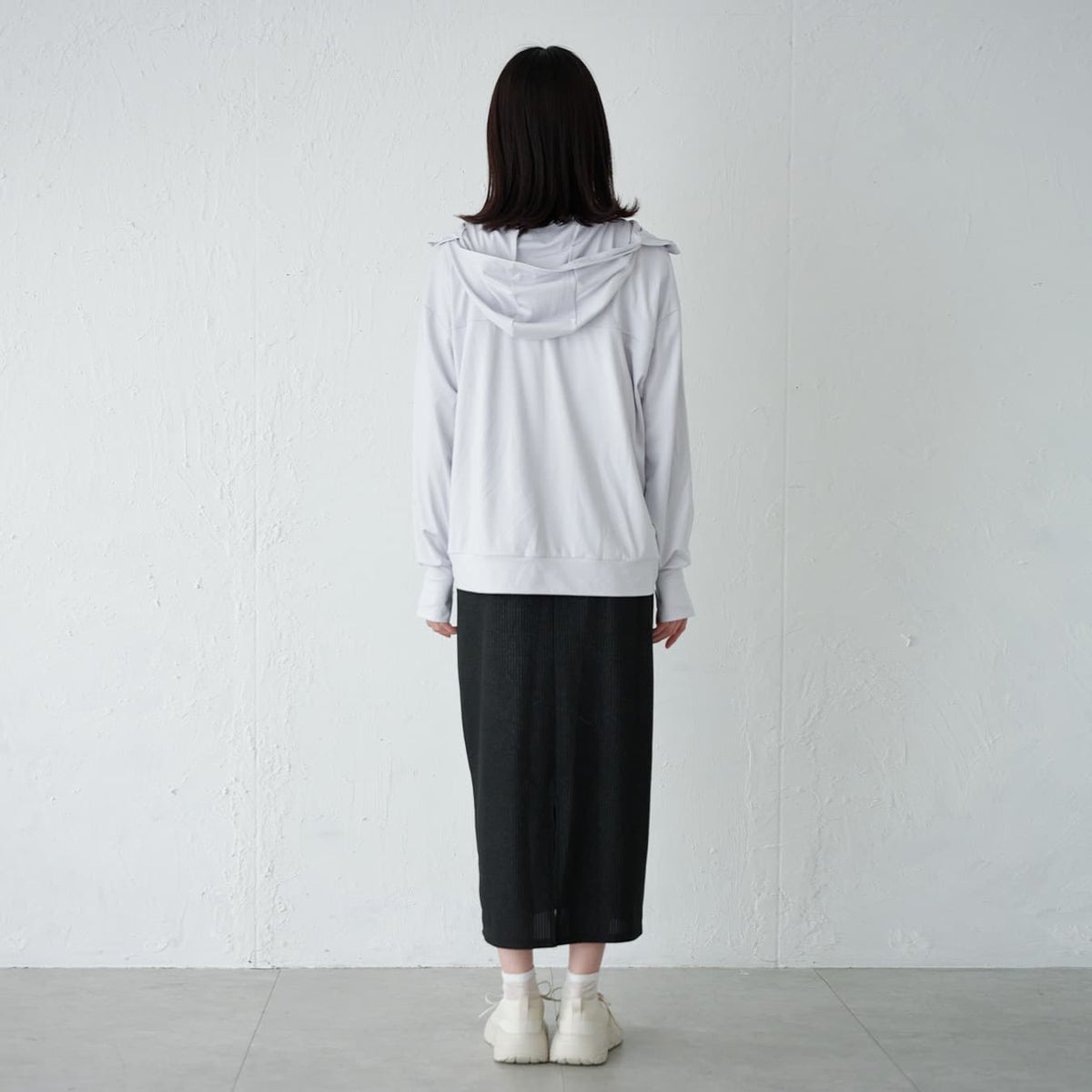 女性モデル：165cm ／ Lサイズ着用