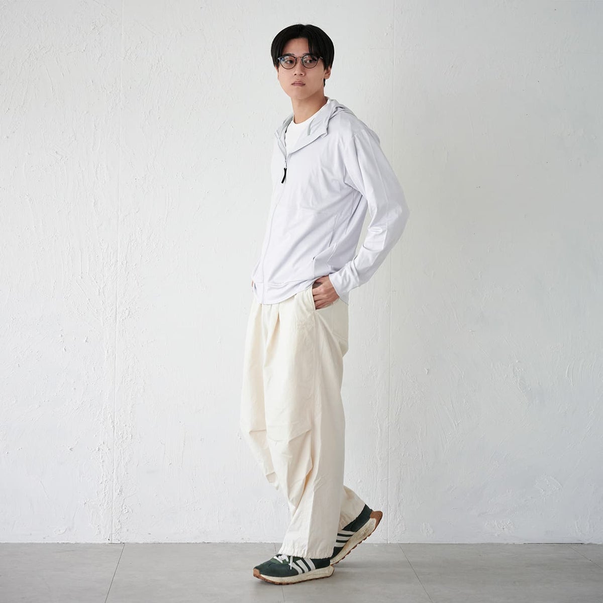 男性モデル：181cm ／ Lサイズ着用