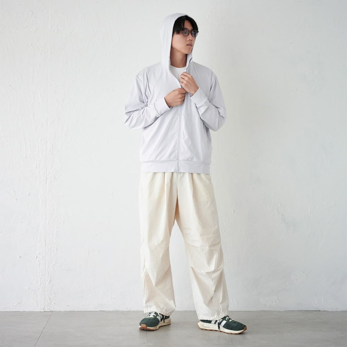 男性モデル：181cm ／ Lサイズ着用
