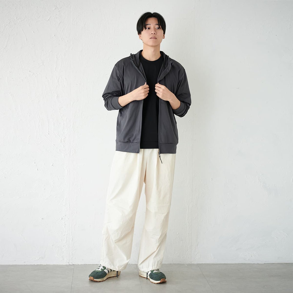 男性モデル：181cm ／ Lサイズ着用