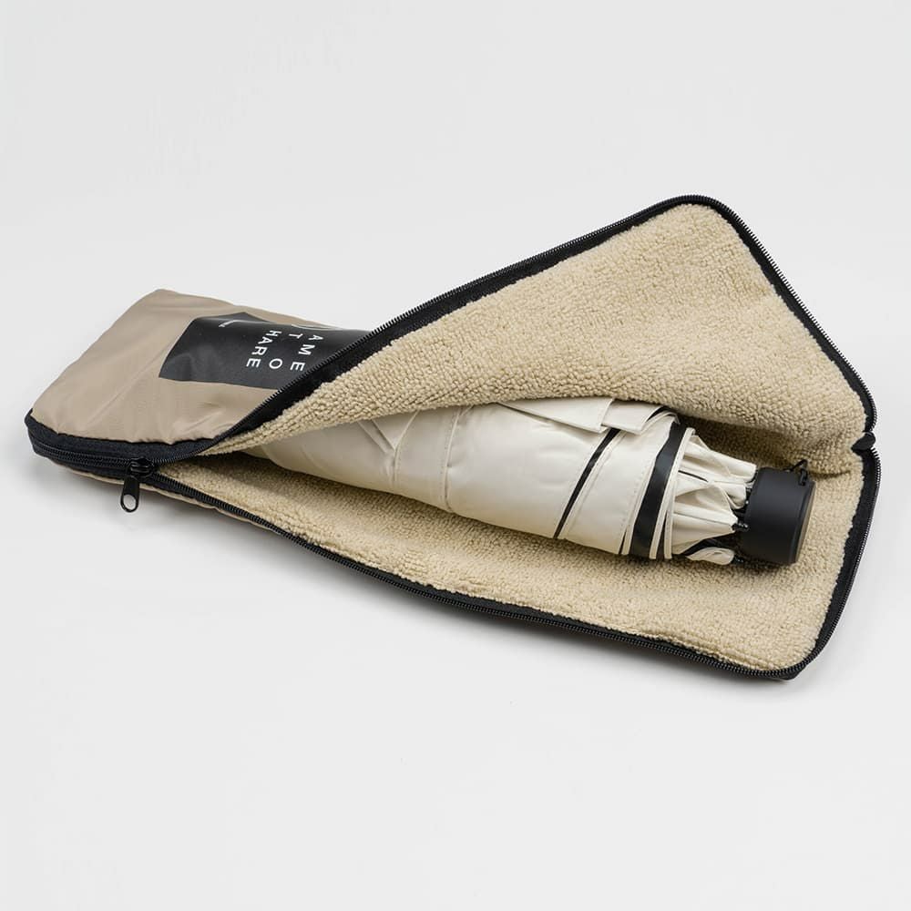 内側のマイクロファイバー素材が水分を吸収