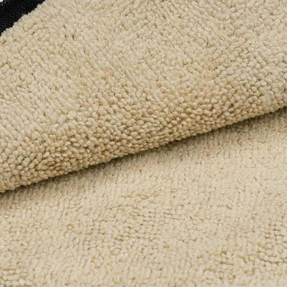 内側のマイクロファイバー素材が水分を吸収