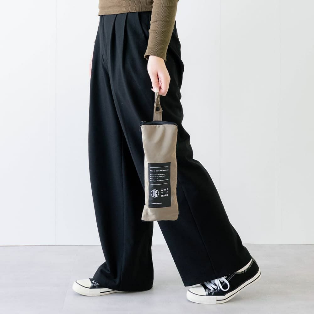 ベルトつきだからバッグの持ち手などに掛けて持ち運びも可能