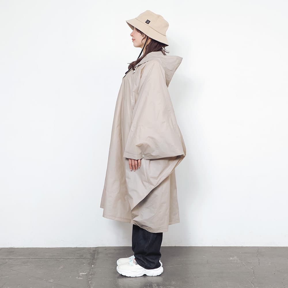 モデル：163cm／Mサイズ着用