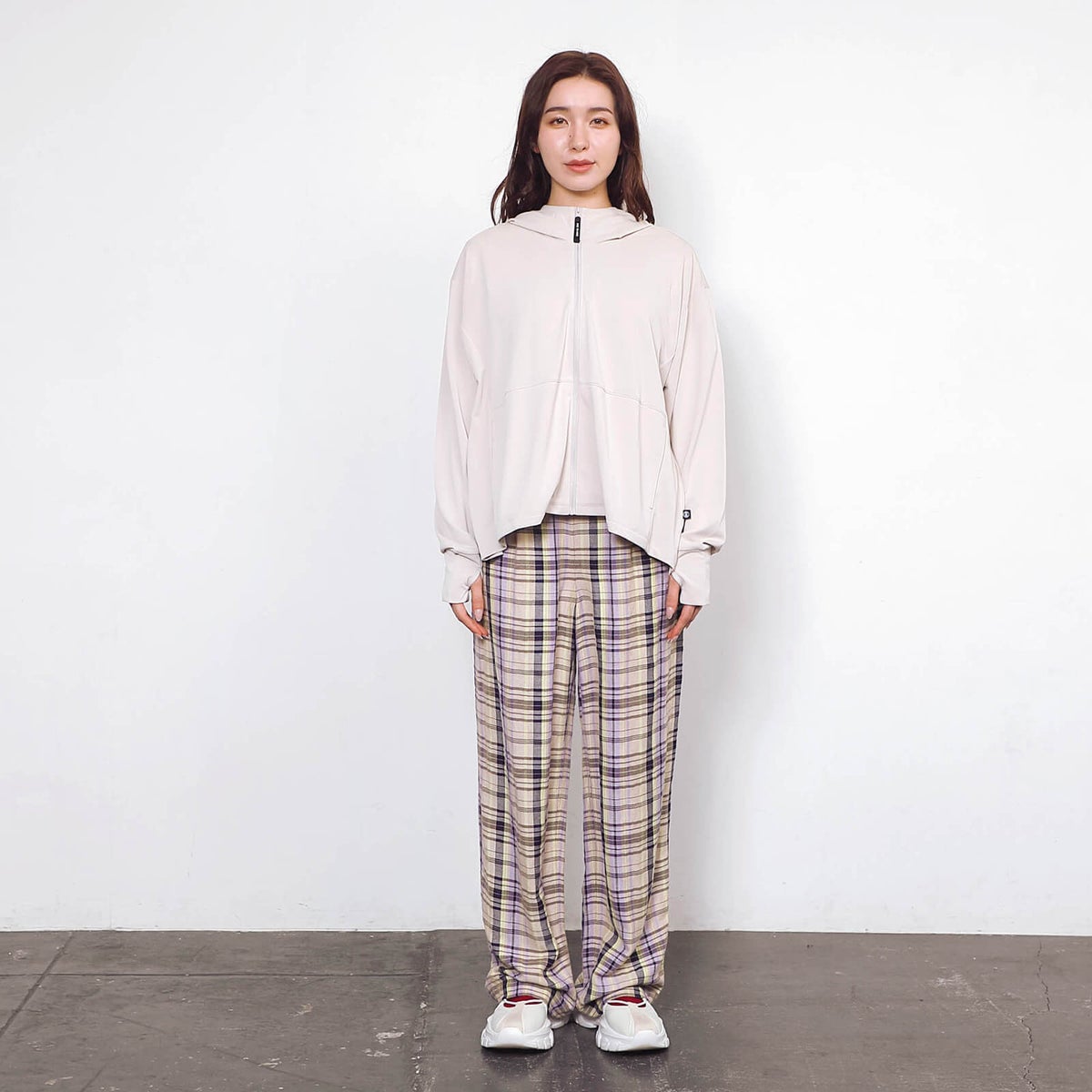 モデル：163ｃｍ/Ｌサイズ着用