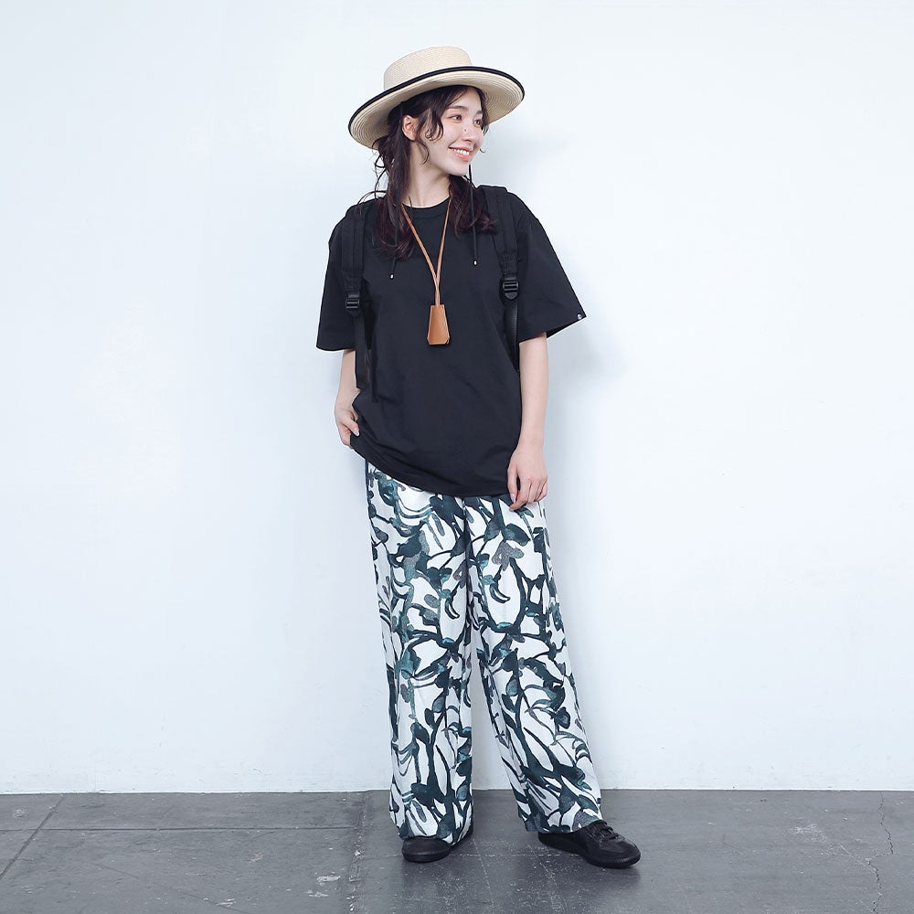 モデル：163cm／Mサイズ着用