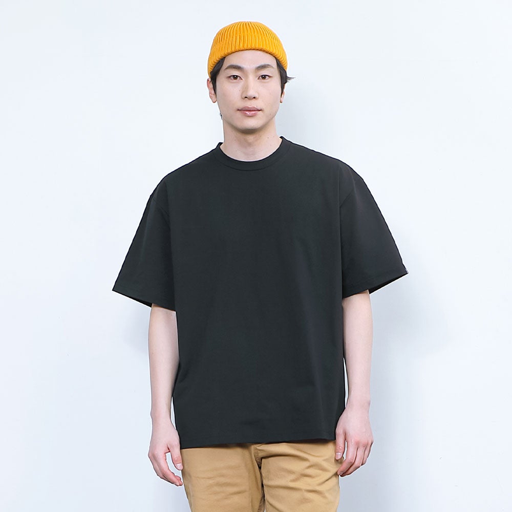 モデル：182cm／XLサイズ着用