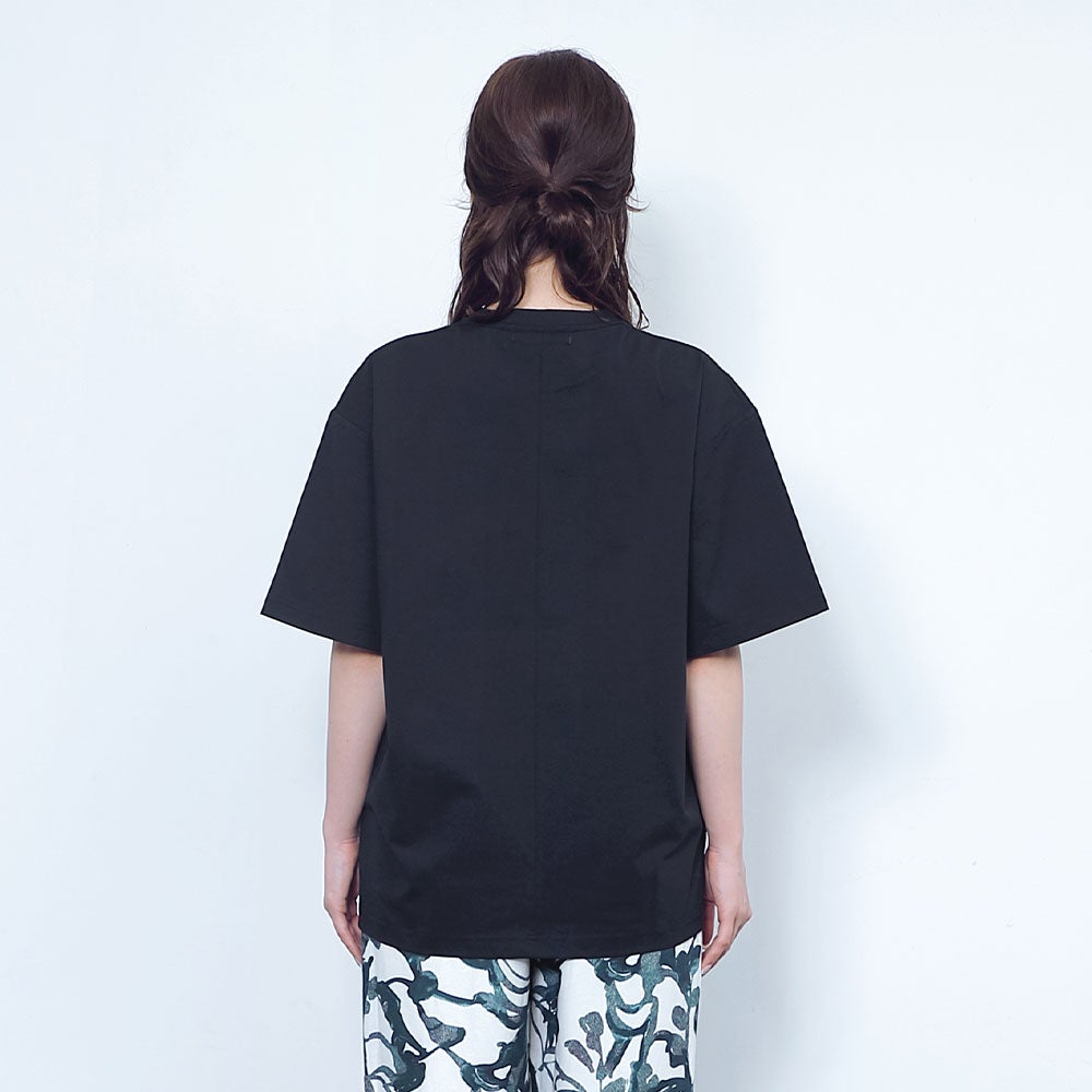 モデル：163cm／Mサイズ着用